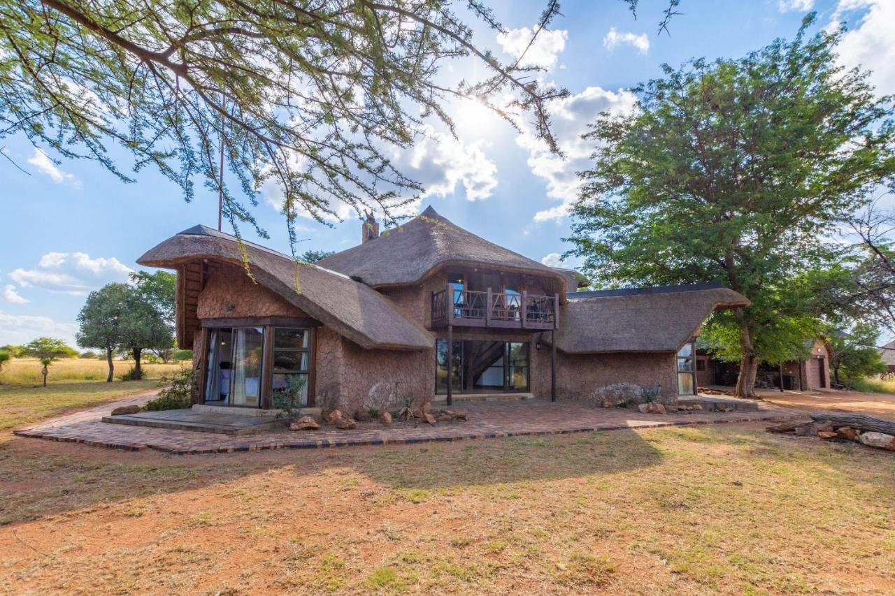 63 Zebula 4 Bedroom House Sleeps 12 Ferienhaus Mabula Game Reserve